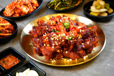 화덕에 구운 금족발