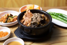 본가왕뼈감자탕 수원영통점