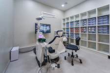 율하선한치과의원