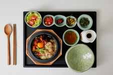 솔솥 교대역점