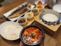 백제13월 가로수점