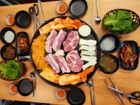 돈판사판식사점