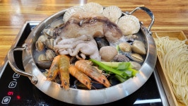 용궁해물칼국수
