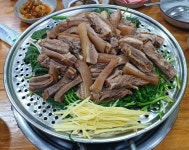옛날흑염소삼계탕