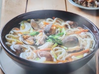 바지락칼국수&황칠족발보쌈