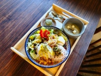 원더러스트커피 x 쓰다북스