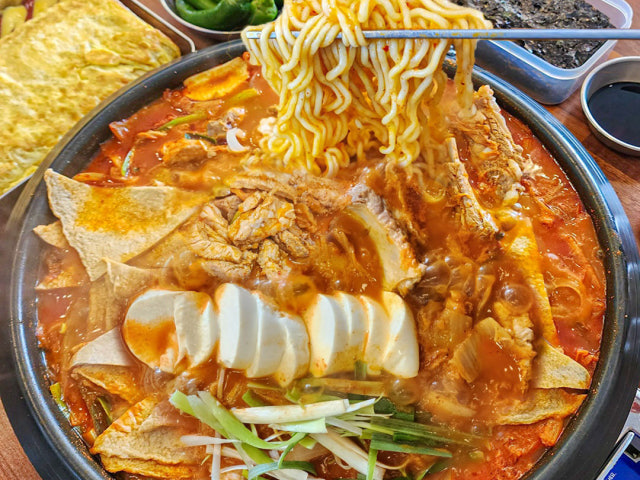 바른생갈비김치찌개&청년낙곱새 양덕점