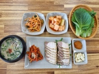 신의주왕족발순대국