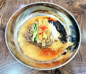 윤가네꼬리곰탕&메밀막국수