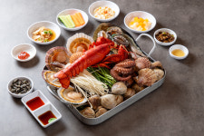 욱이네 불타는 조개구이&전골