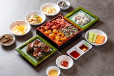 욱이네 불타는 조개구이&전골