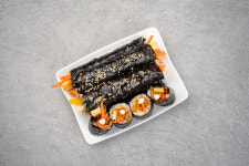 김밥먹는 백설공주