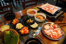 24시 송탄부대찌개 궐동점