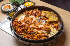 홍춘천치즈닭갈비 W스퀘어점