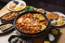 홍춘천치즈닭갈비 W스퀘어점
