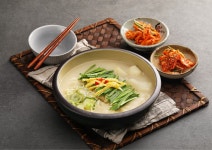 이유간백년칼국수