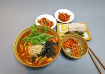 이유간백년칼국수