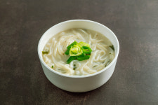 산야초능이칼국수