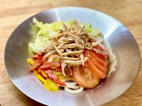 견로당