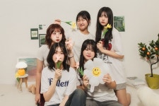 셀프사진관 예뻐서, 봄 망원점