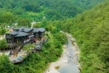 강원도계곡펜션 산에언덕에