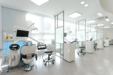 연세모먼트치과병원