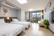 스테이 앤 포유