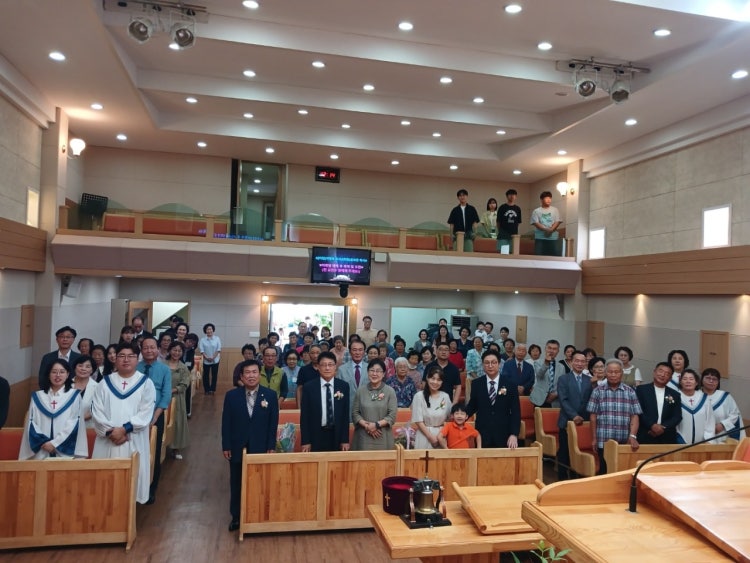 신창교회 사진 1