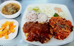 날으는돈까스와밥상