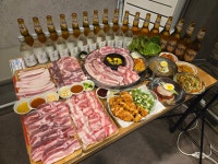 강남 돼지상회 무한리필 명동직영점