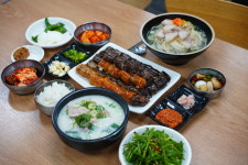 육서방 국밥
