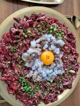 육회너머뭉티