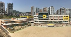 충주중앙탑초등학교