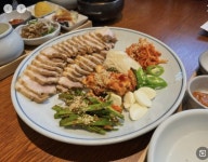 평상면옥 솥밥반상 두류네거리점