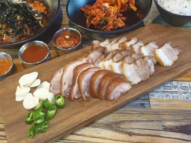 돈돈족발