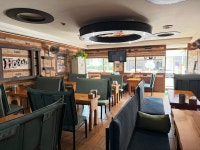 훌랄라참숯치킨 안중점