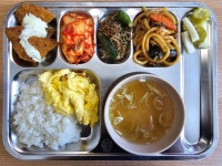 웅이네한식뷔페