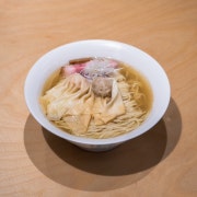 완탕시로쇼유라멘