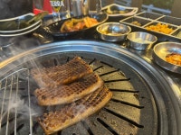 숯불흑돼지집