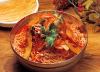 장비빔국수와 굴국밥 보쌈