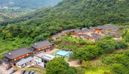 송림한옥리조트