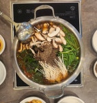 복황칠흑염소전문점