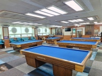 당구치는사람들