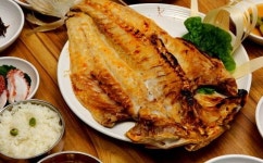 푸른밤의해안속초식당