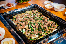 황금오리주물럭돌판구이