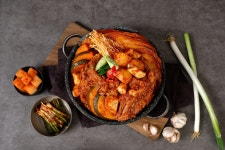 돈뼈랑감자탕&묵은지뼈찜