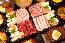 배불뚝이네솥단지삼겹살