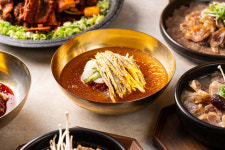 초정육전밀면갈비탕전문점