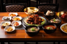 초정육전밀면갈비탕전문점