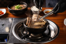 초정육전밀면갈비탕전문점